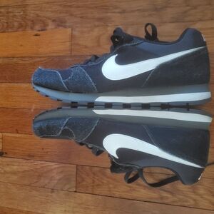 Nike MD Runner 2 Black White Men's Running Shoes Size 9 749794-010